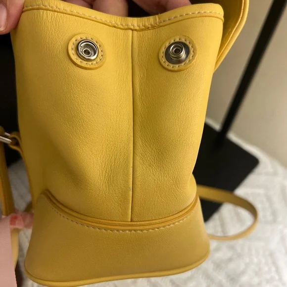 Vintage Coach Yellow Hamptons Bag ππ§ - Picture 12 of 17